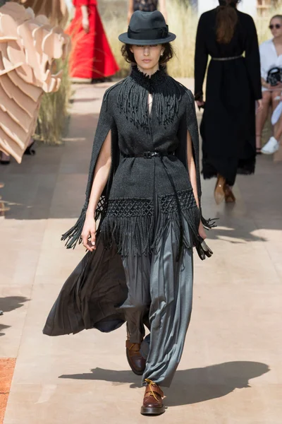 Look 30